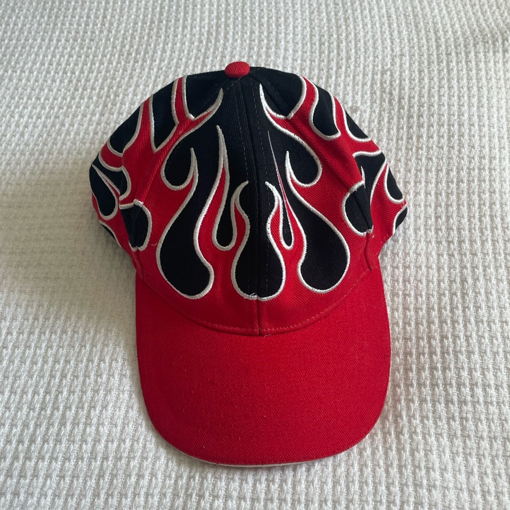 Flaming baseball hat - Red and Black